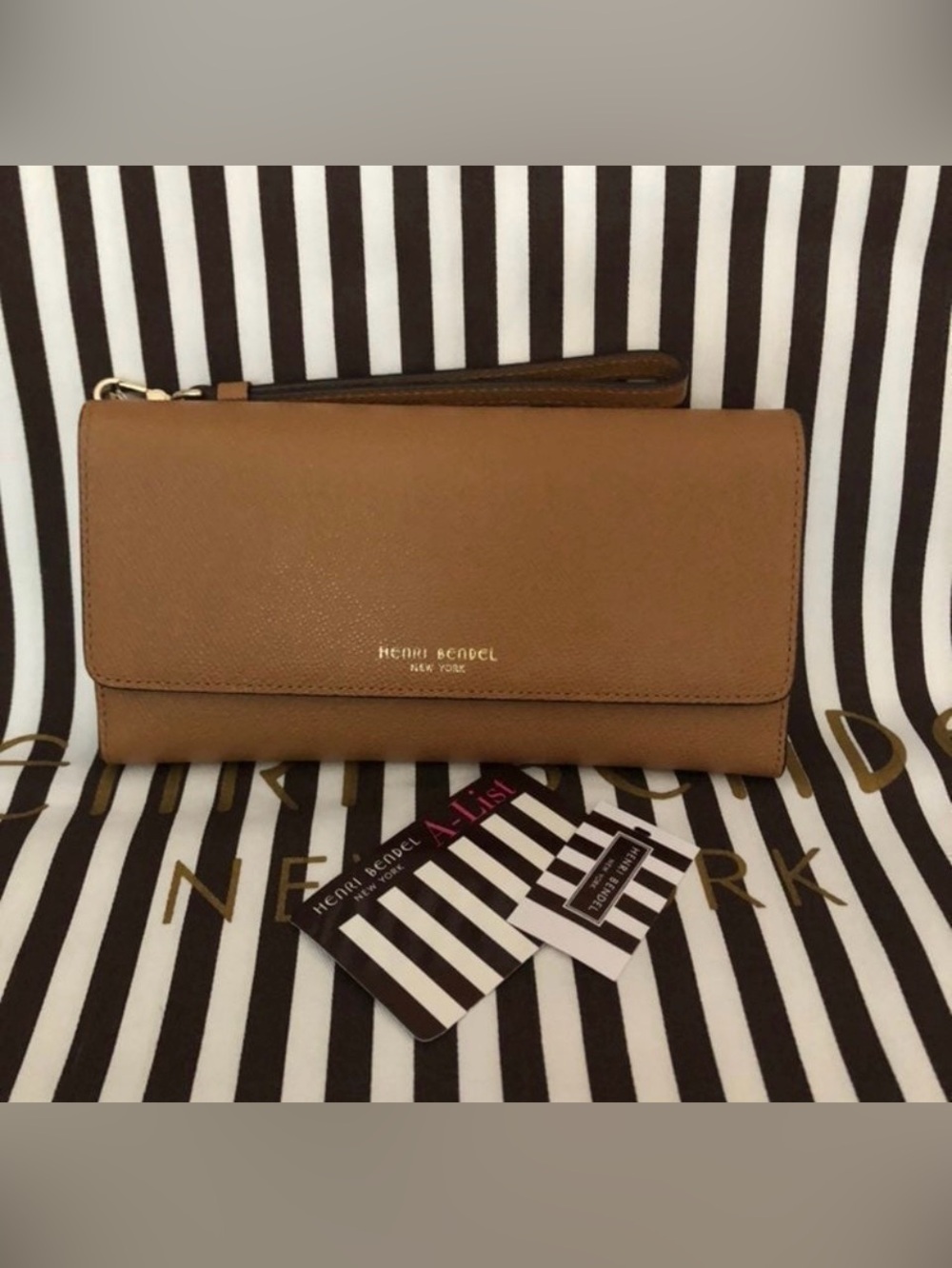 Henri Bendel Uptown Organizer Wristlet Wallet NWT